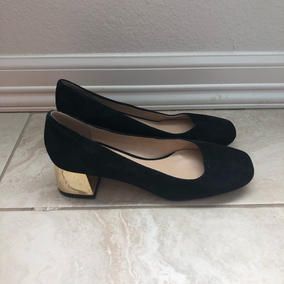 Karl Lagerfeld Shoes - 💖SALE💖 Karl Lagerfeld suede pumps